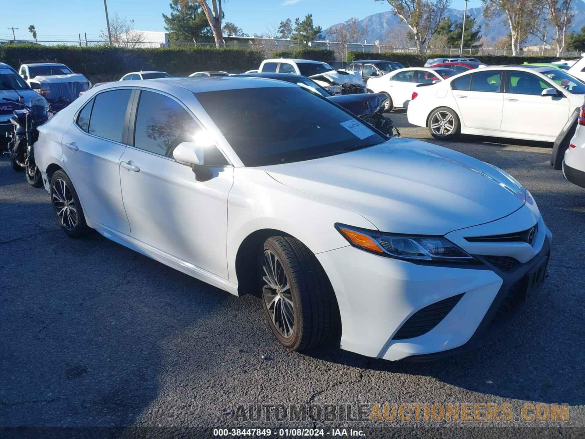 4T1B11HK8JU634034 TOYOTA CAMRY 2018