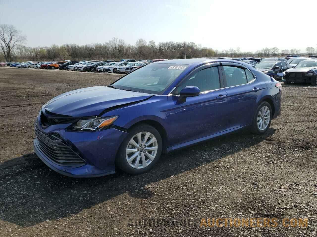 4T1B11HK8JU635099 TOYOTA CAMRY 2018