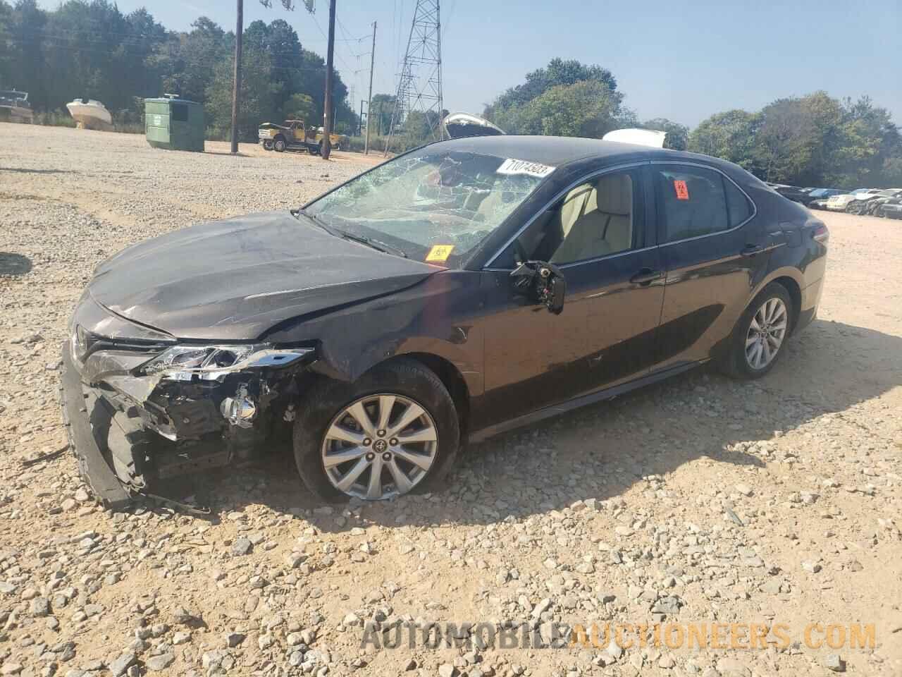 4T1B11HK8JU636799 TOYOTA CAMRY 2018