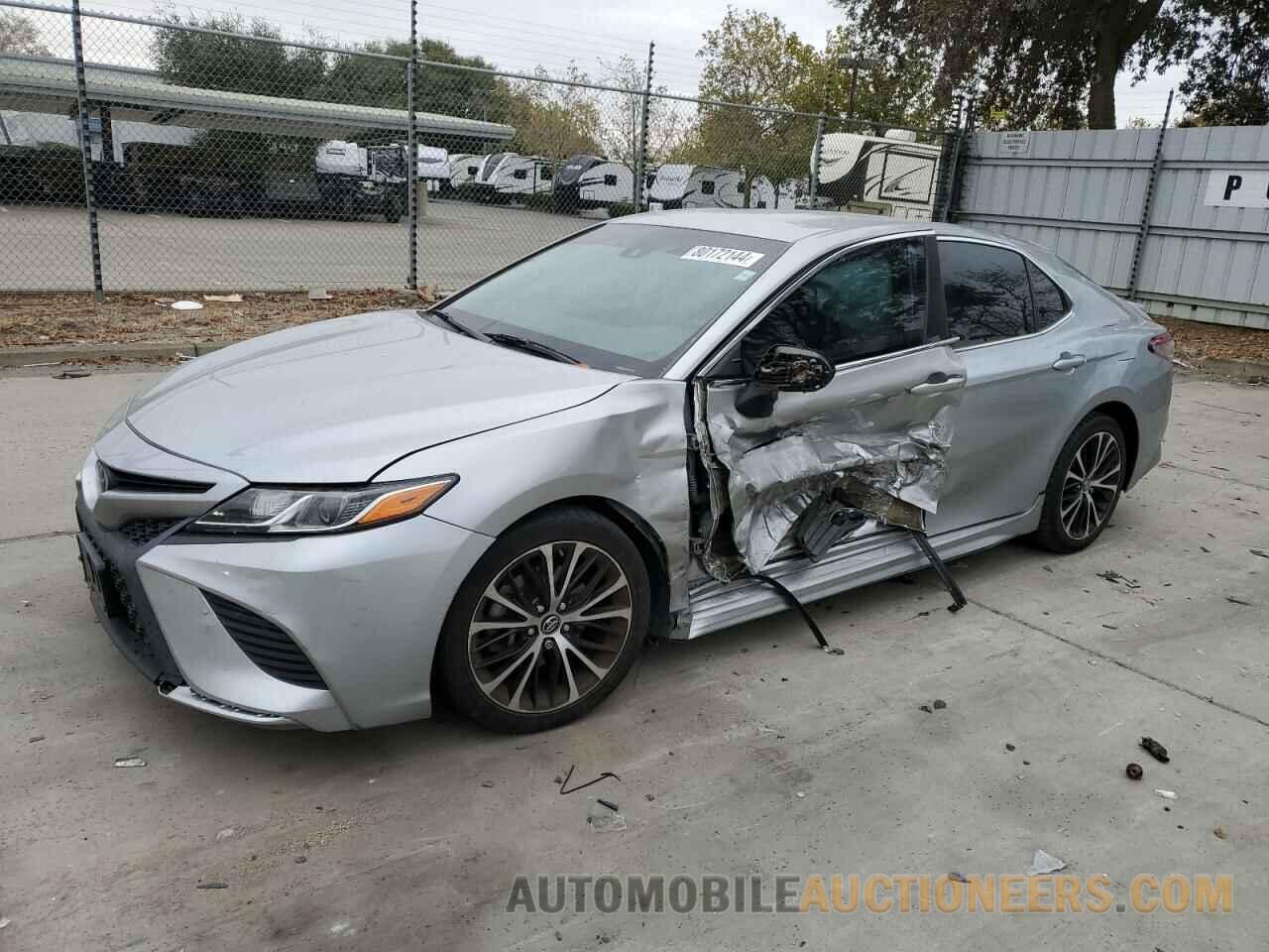 4T1B11HK8JU637645 TOYOTA CAMRY 2018