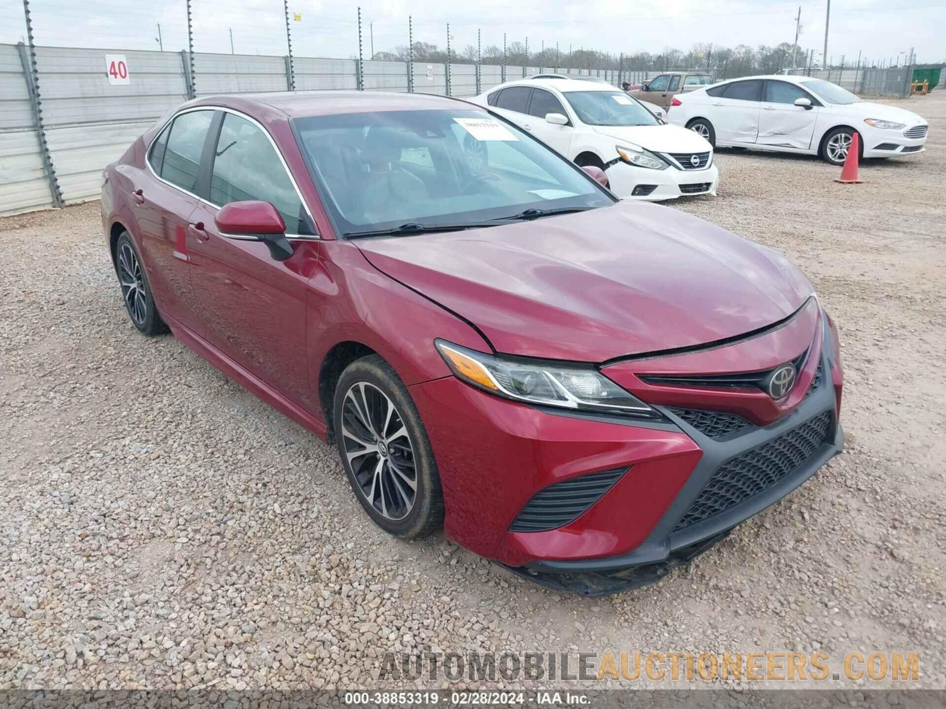 4T1B11HK8JU638665 TOYOTA CAMRY 2018