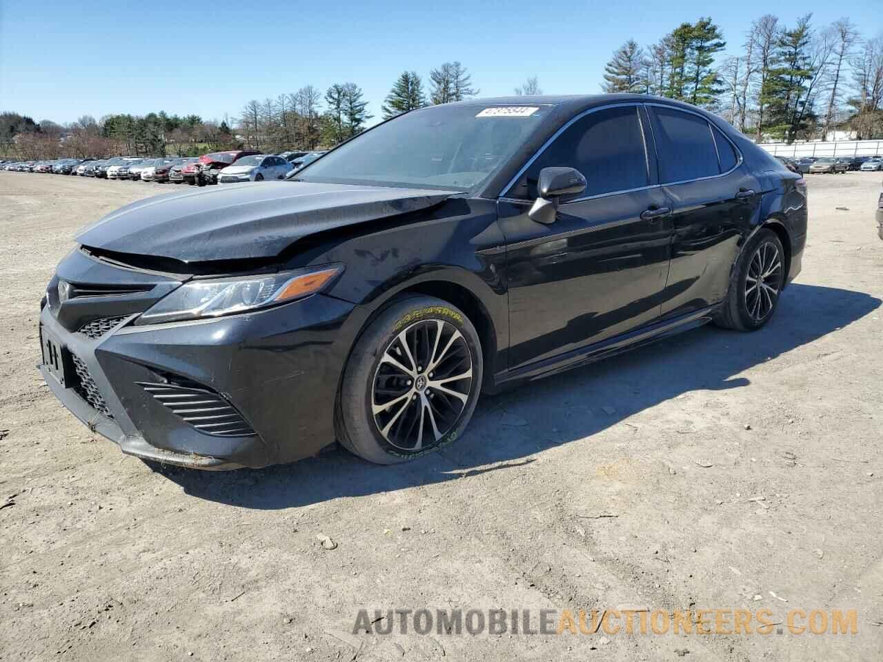 4T1B11HK8JU641243 TOYOTA CAMRY 2018