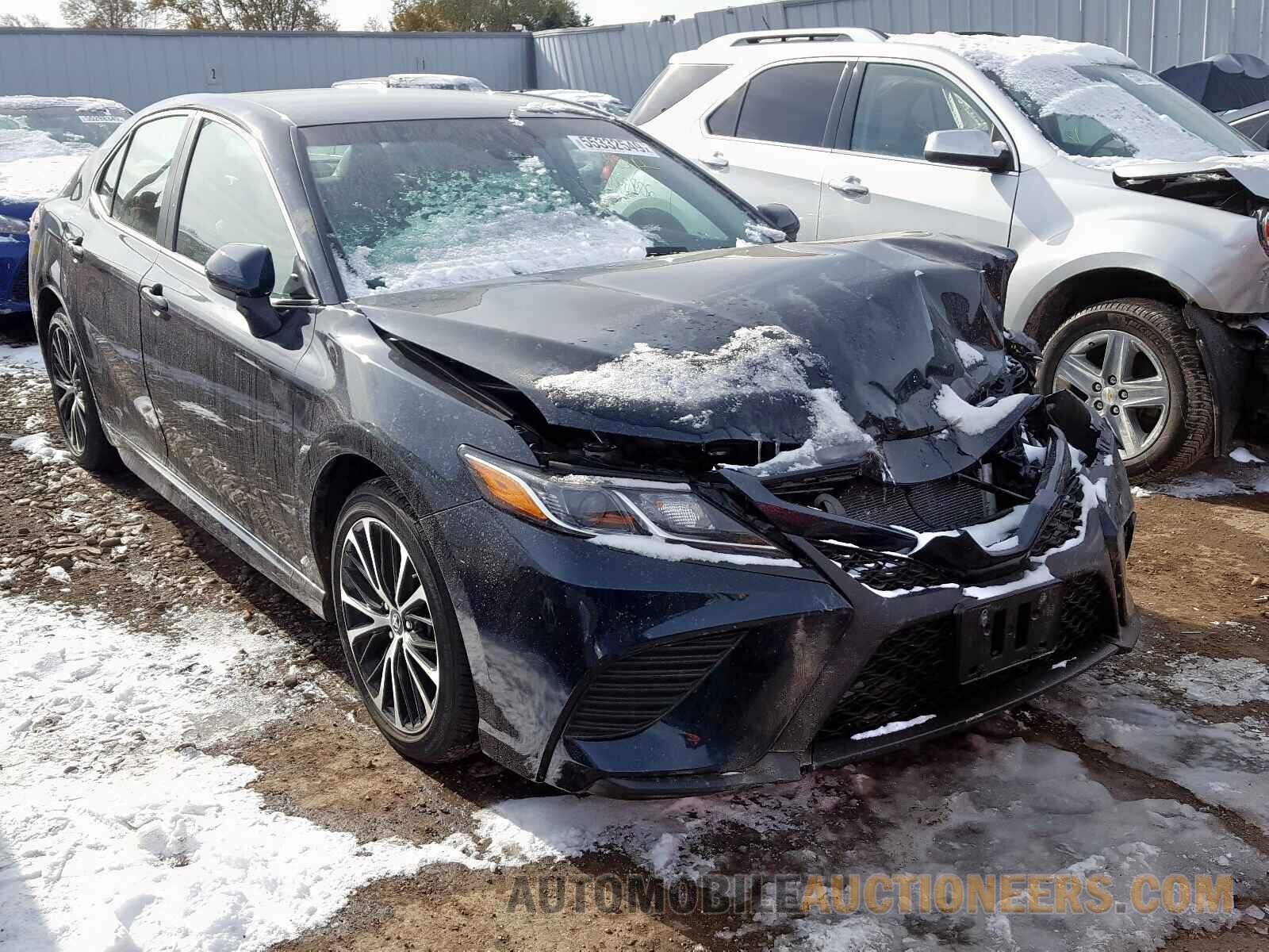 4T1B11HK8JU644160 TOYOTA CAMRY 2018