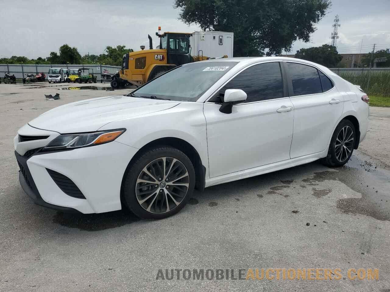 4T1B11HK8JU644983 TOYOTA CAMRY 2018