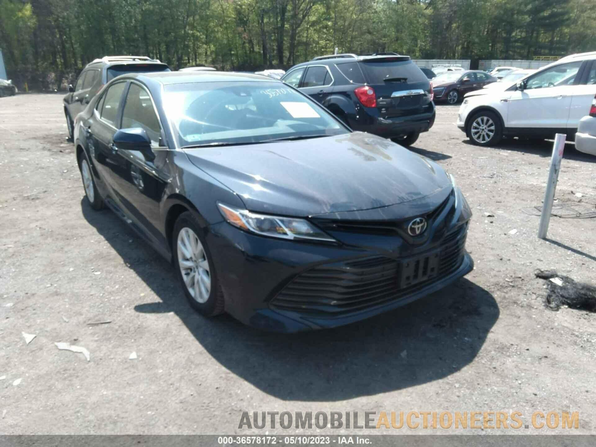 4T1B11HK8JU646149 TOYOTA CAMRY 2018