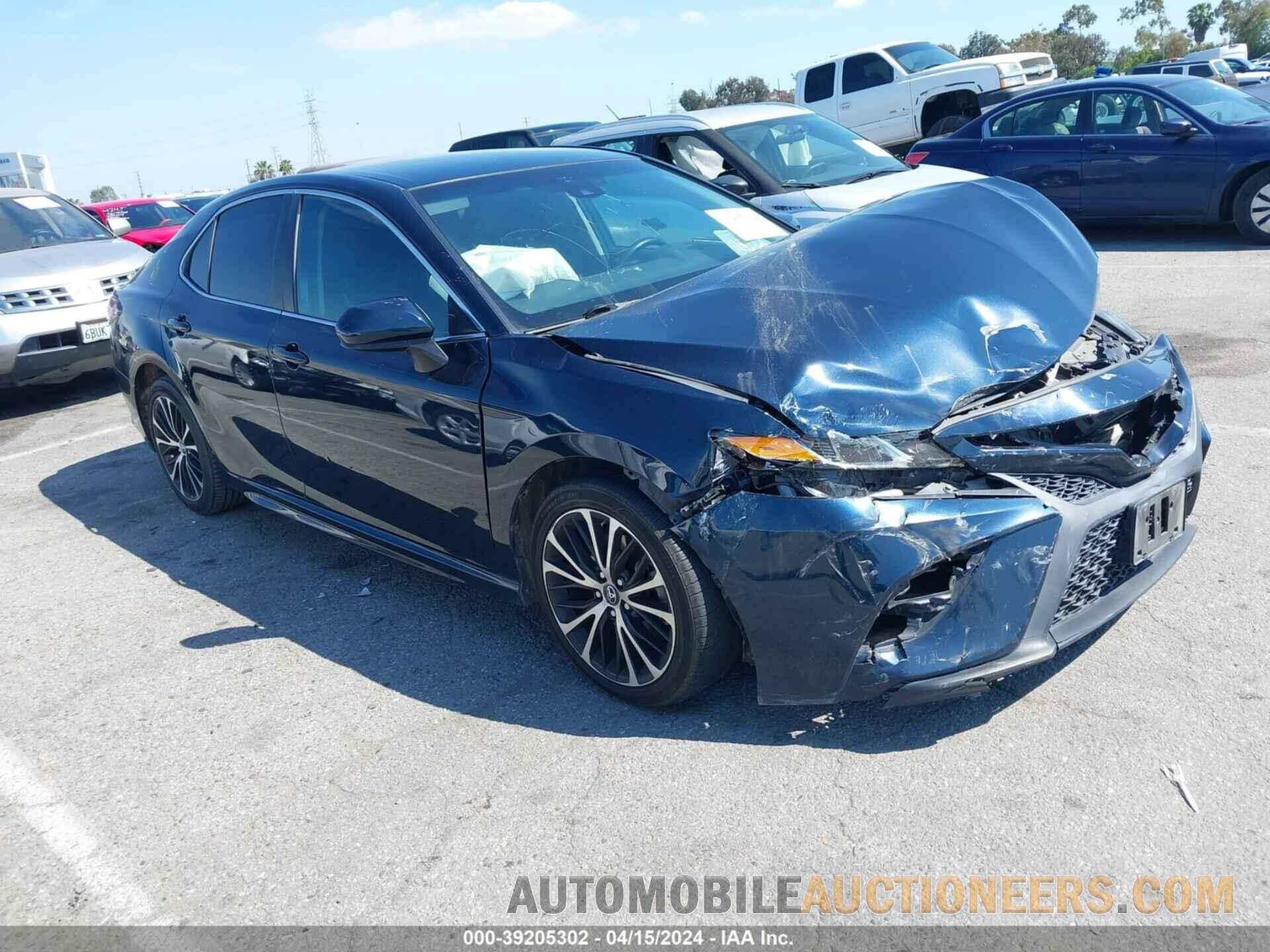 4T1B11HK8JU646622 TOYOTA CAMRY 2018