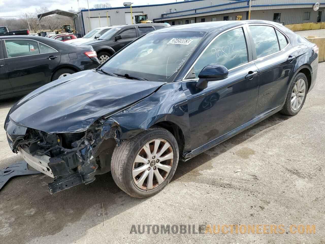 4T1B11HK8JU656860 TOYOTA CAMRY 2018