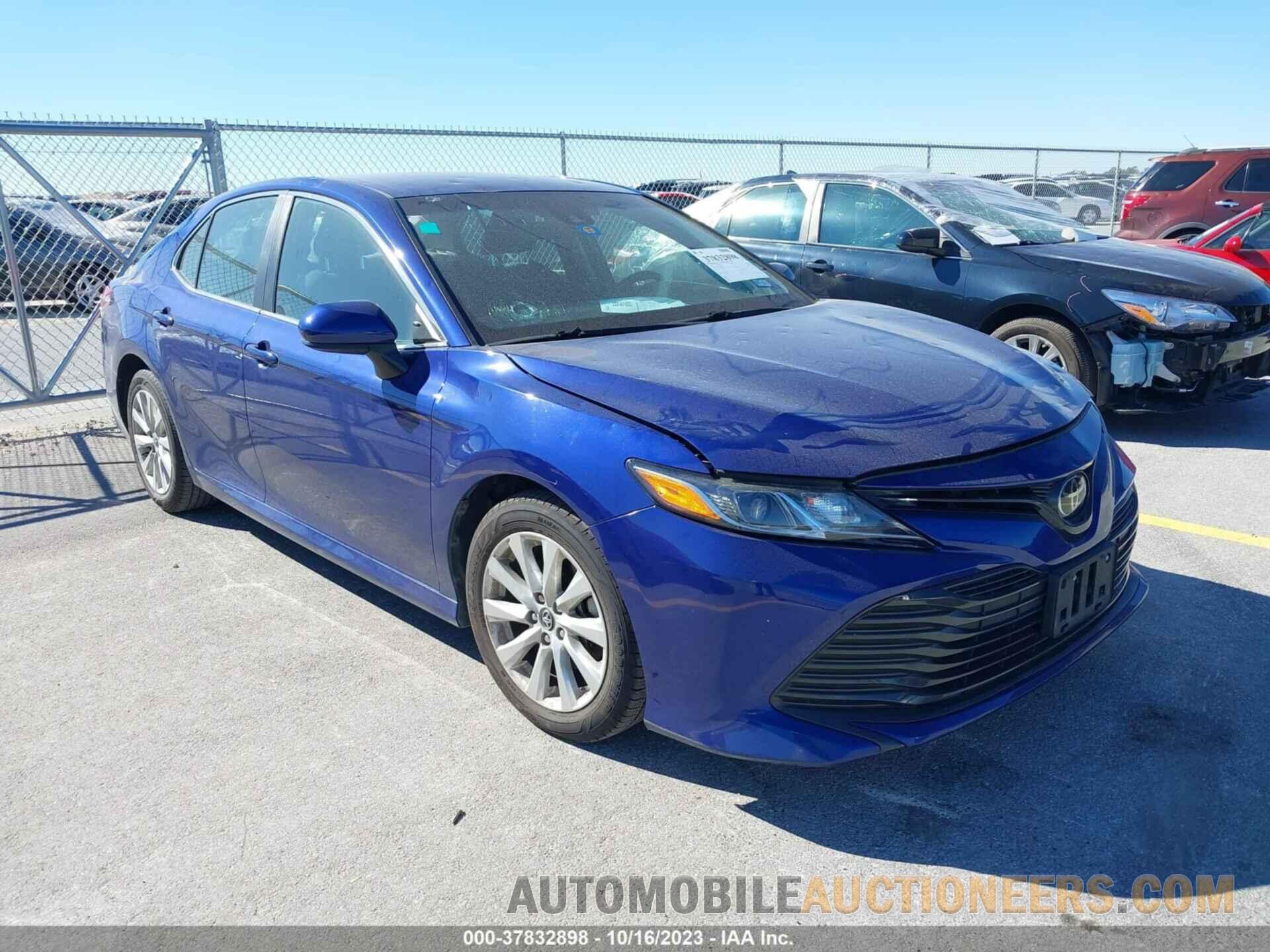 4T1B11HK8JU657538 TOYOTA CAMRY 2018