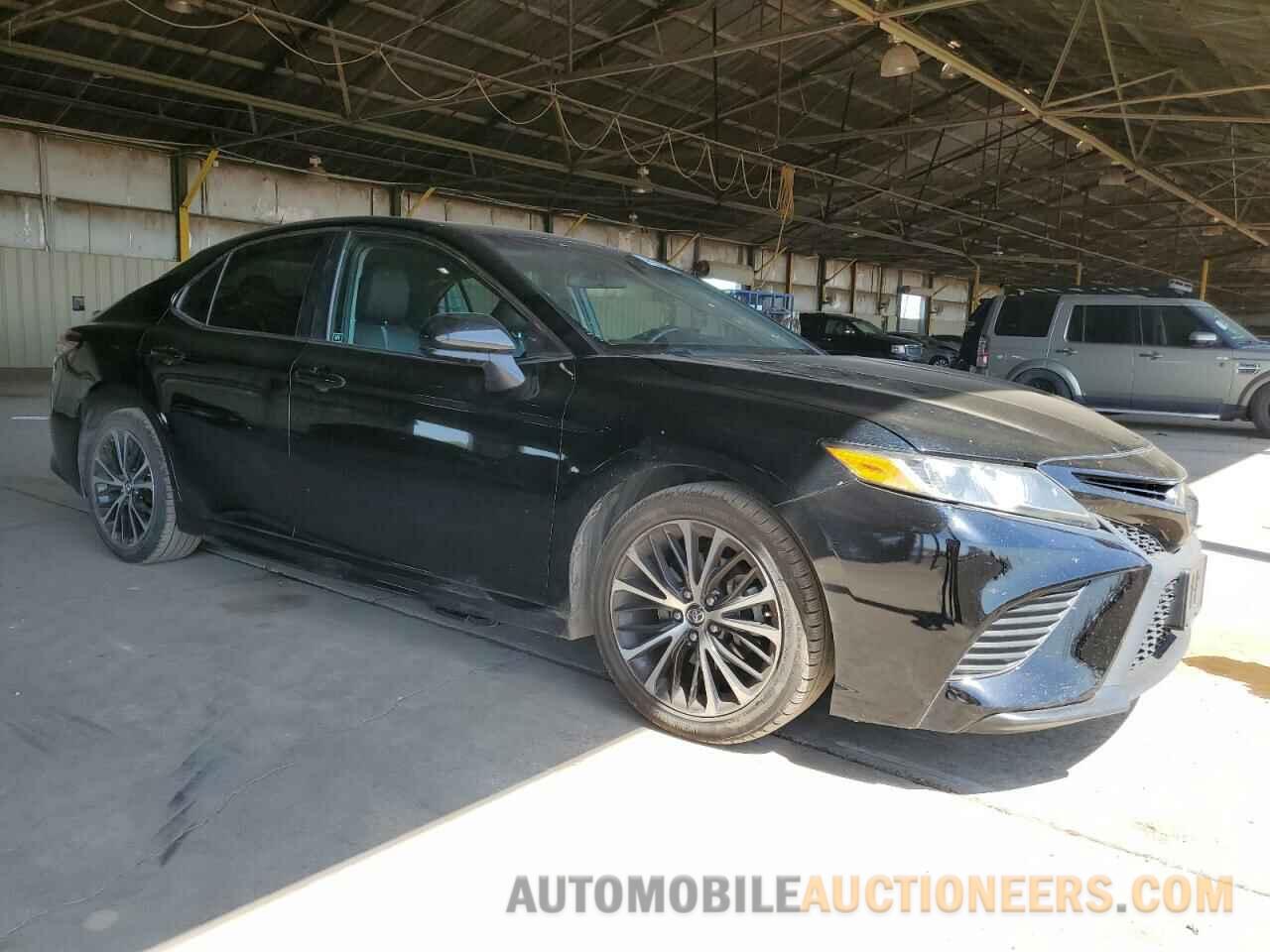 4T1B11HK8JU658981 TOYOTA CAMRY 2018