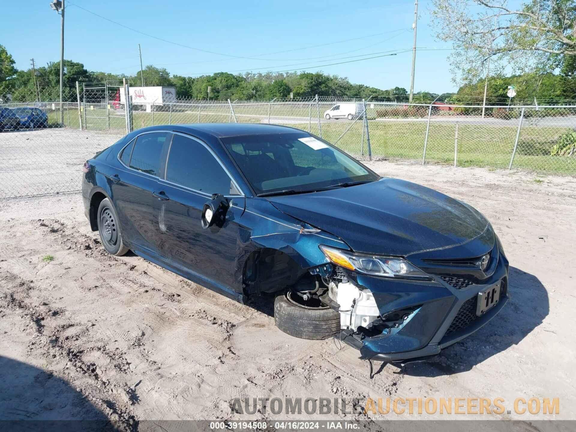 4T1B11HK8JU660035 TOYOTA CAMRY 2018