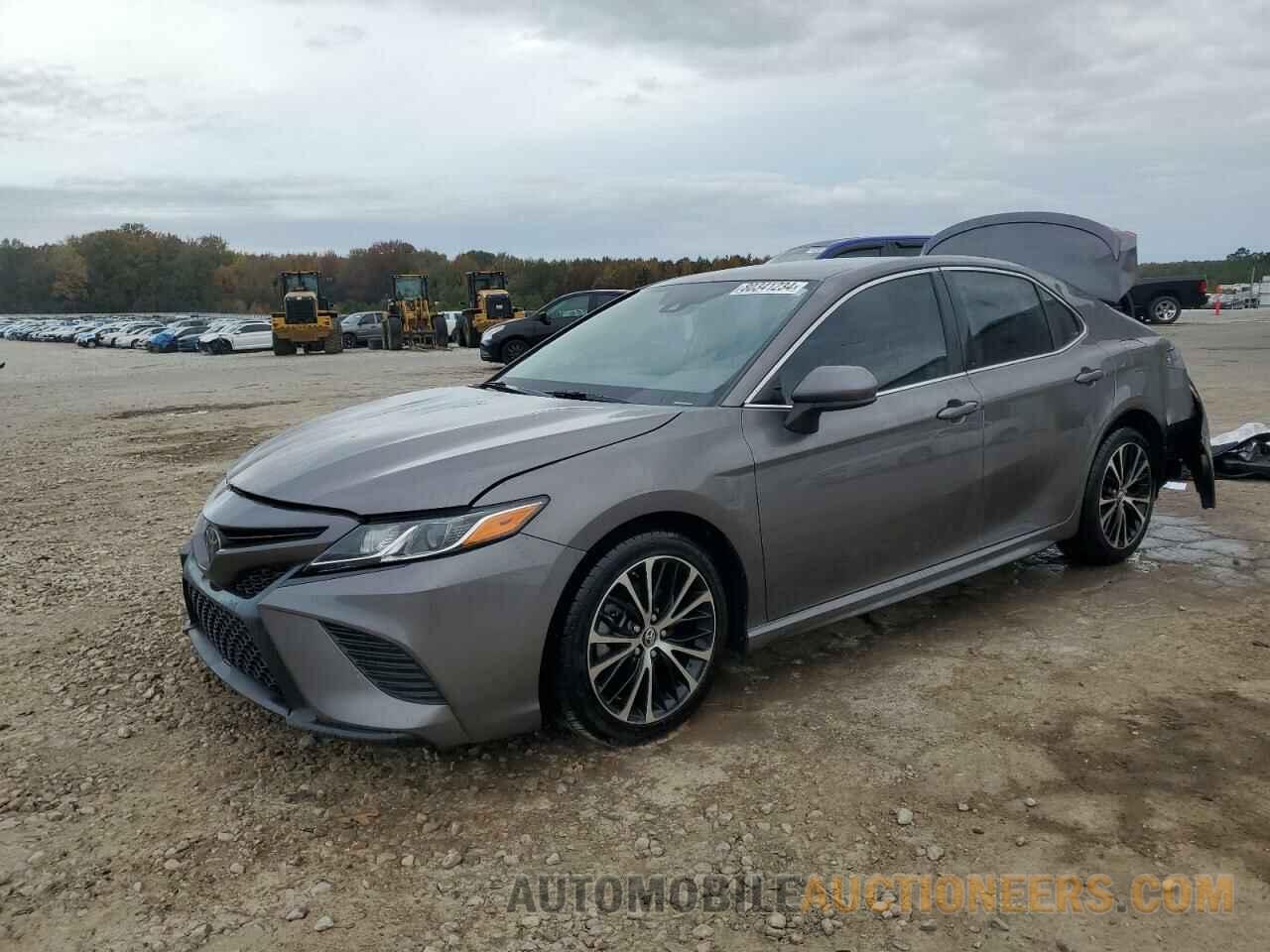 4T1B11HK8JU663212 TOYOTA CAMRY 2018