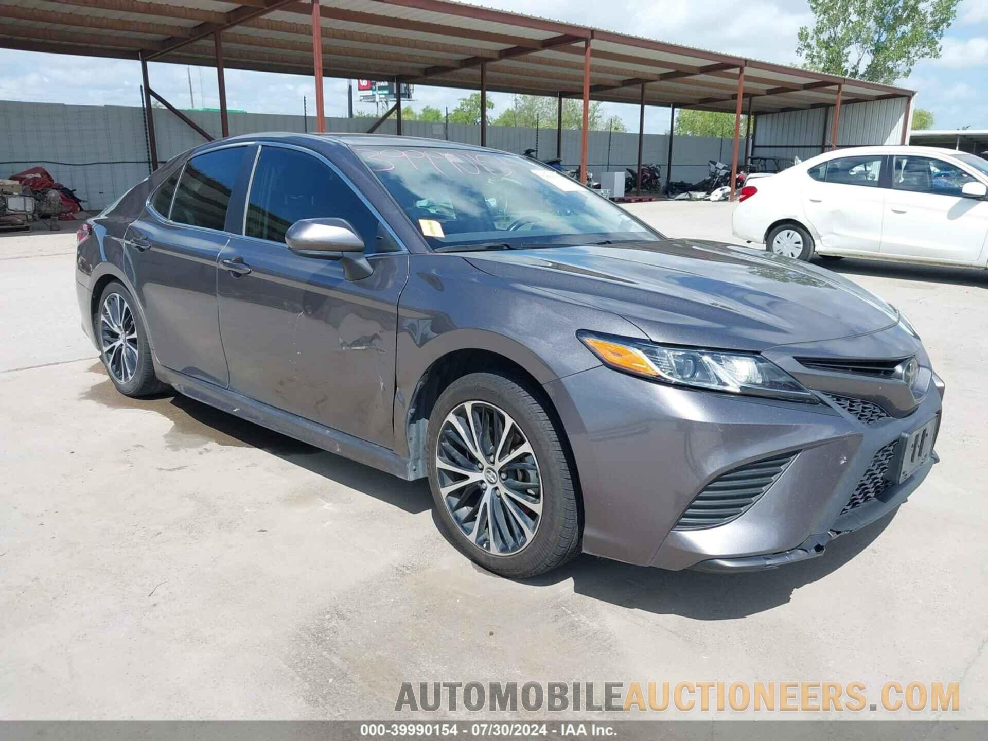 4T1B11HK8JU663985 TOYOTA CAMRY 2018