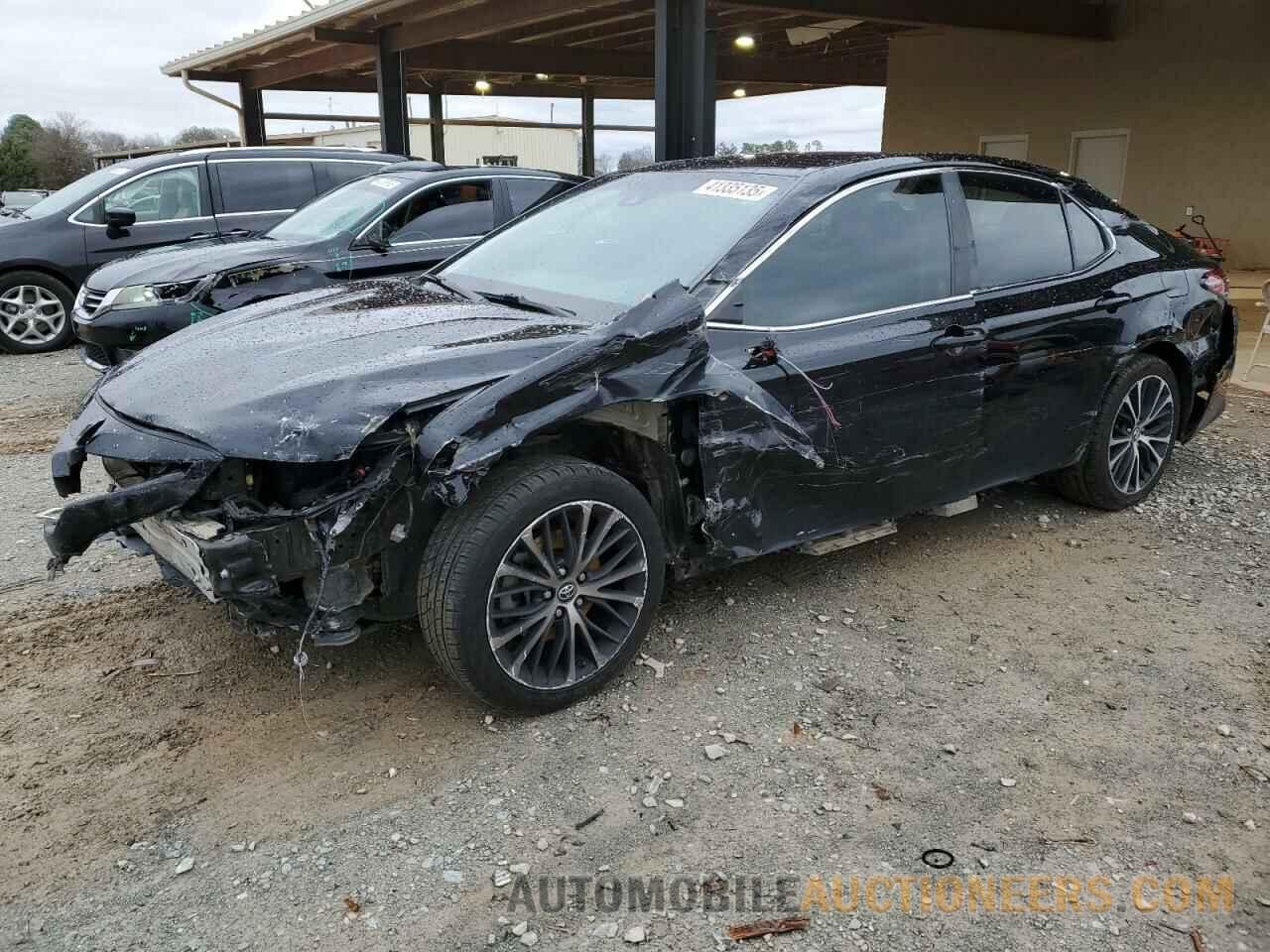 4T1B11HK8JU668152 TOYOTA CAMRY 2018