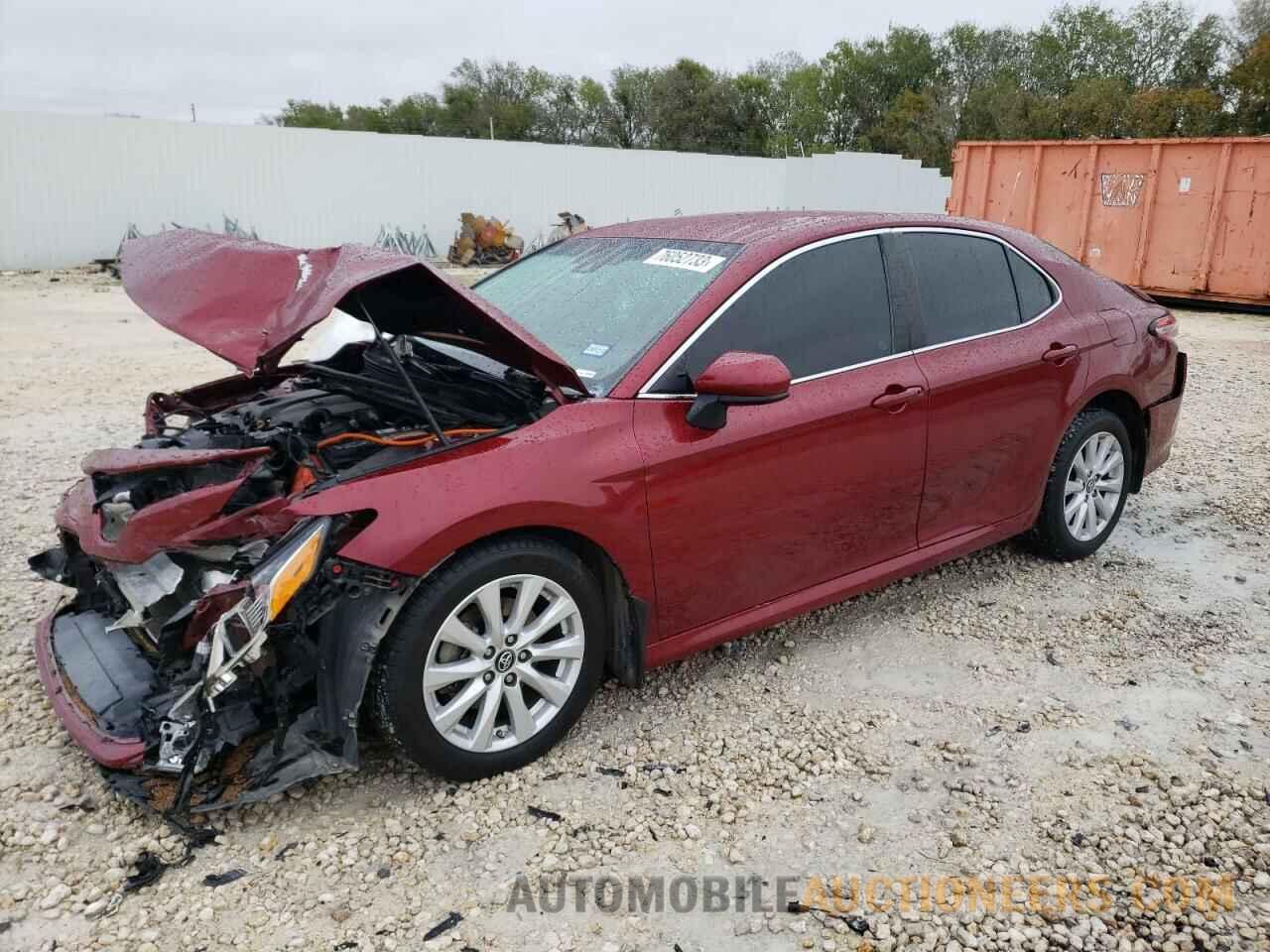 4T1B11HK8JU668832 TOYOTA CAMRY 2018