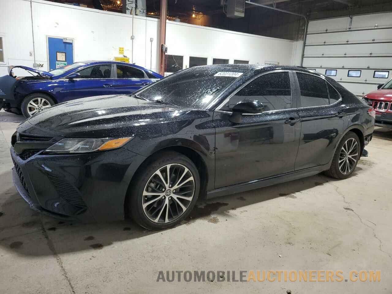 4T1B11HK8JU669561 TOYOTA CAMRY 2018