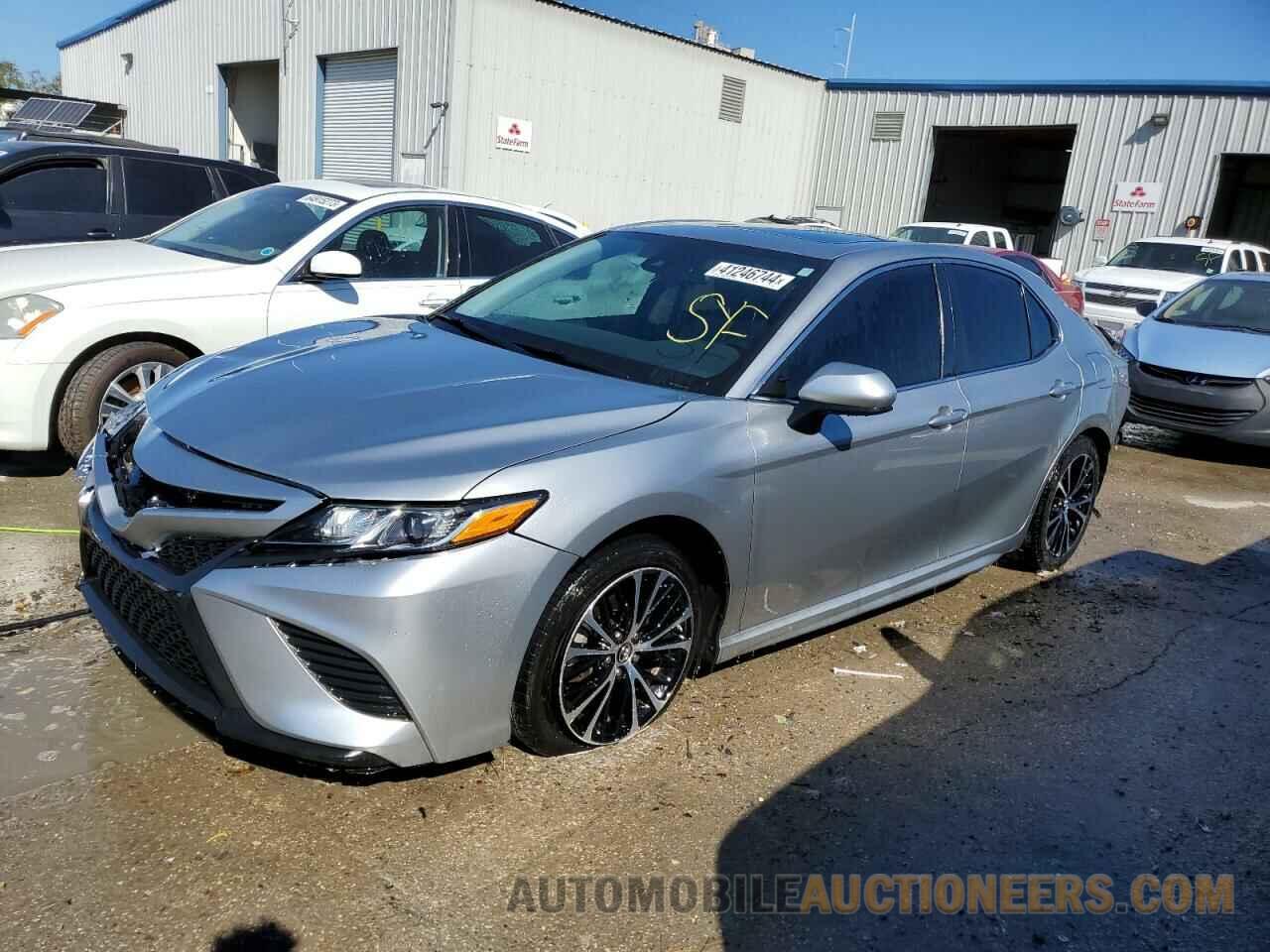 4T1B11HK8JU670046 TOYOTA CAMRY 2018