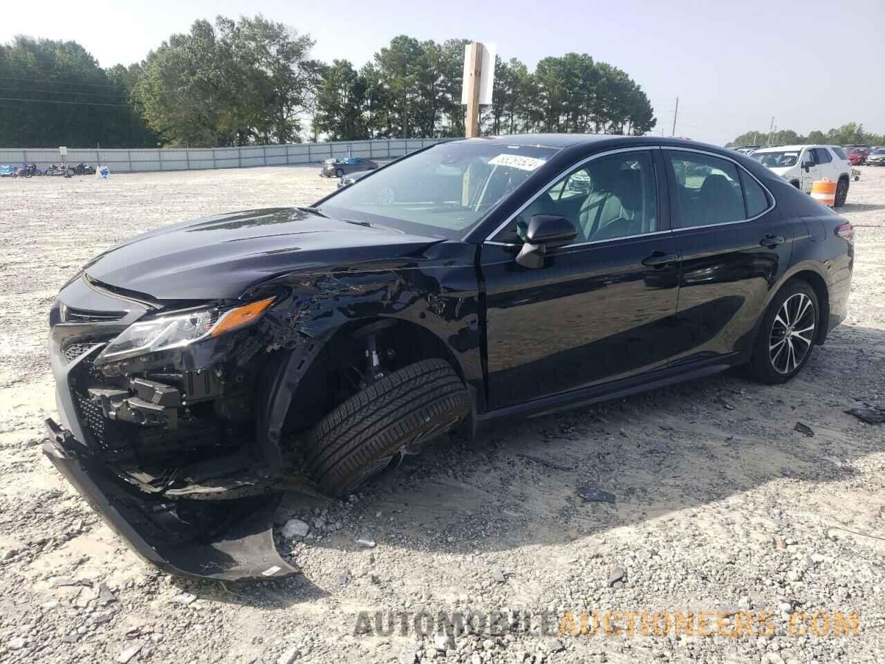 4T1B11HK8JU671682 TOYOTA CAMRY 2018