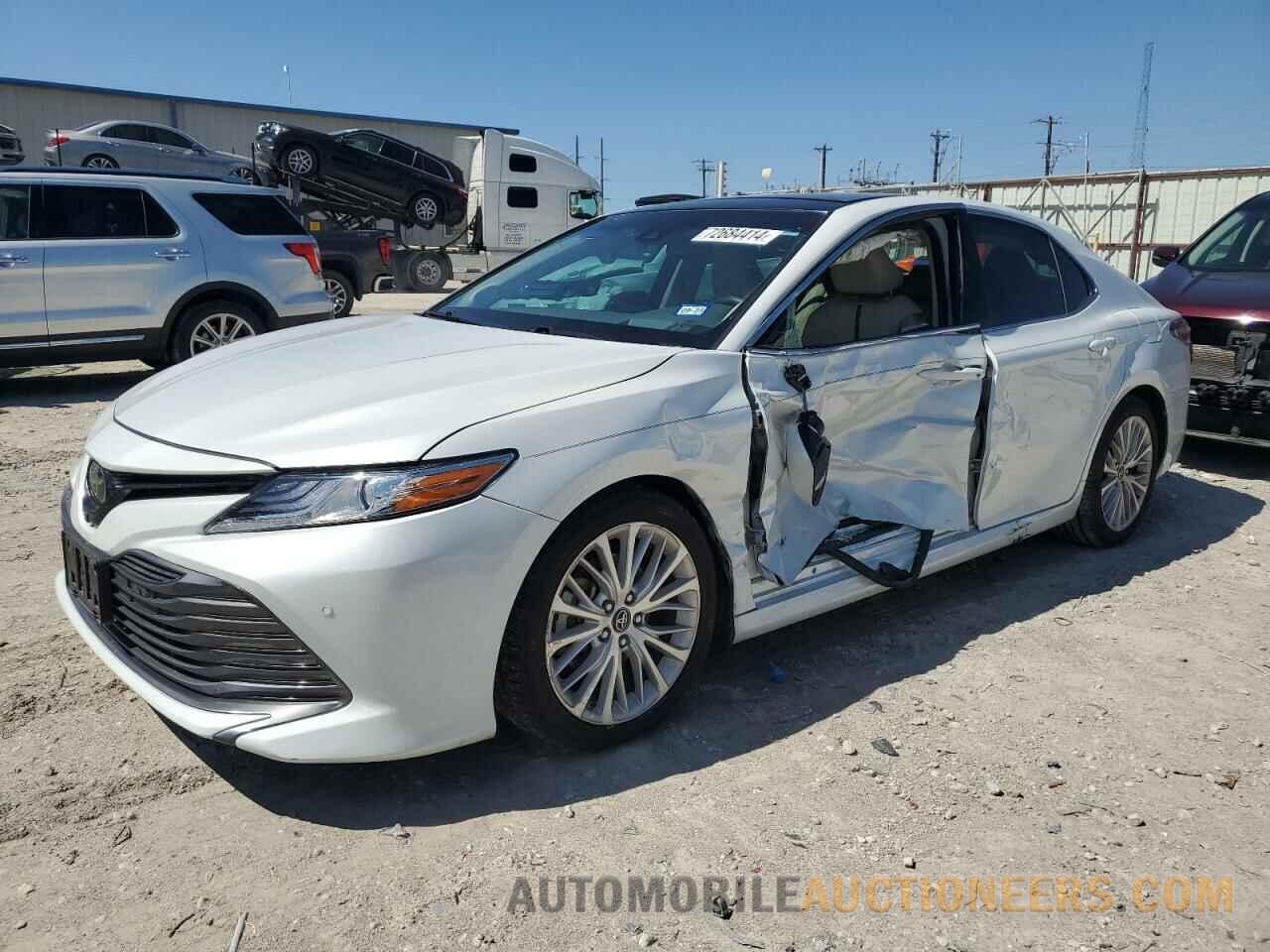 4T1B11HK8JU671908 TOYOTA CAMRY 2018