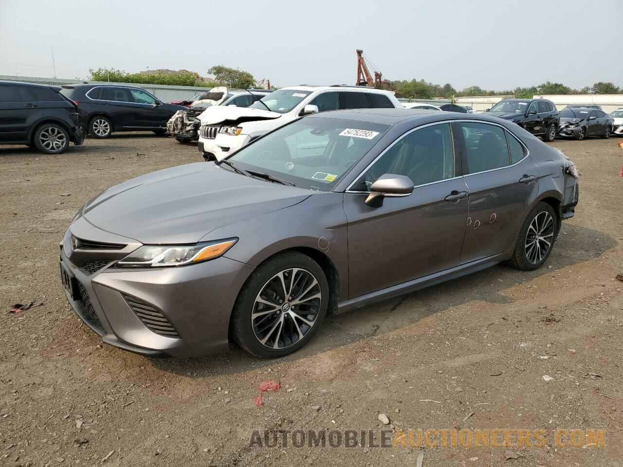 4T1B11HK8JU674694 TOYOTA CAMRY 2018