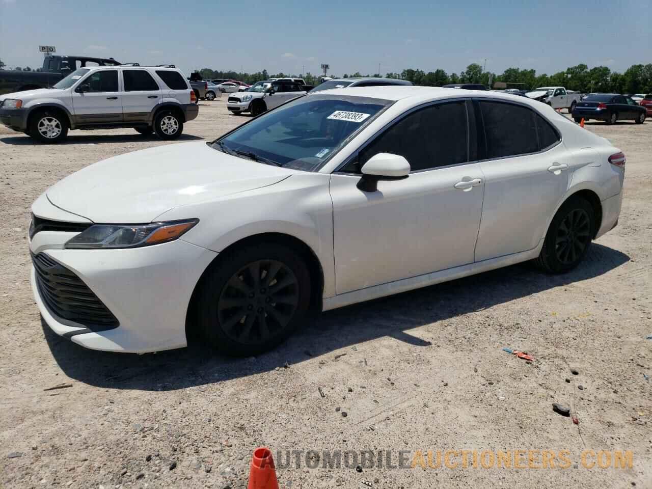 4T1B11HK8JU674727 TOYOTA CAMRY 2018