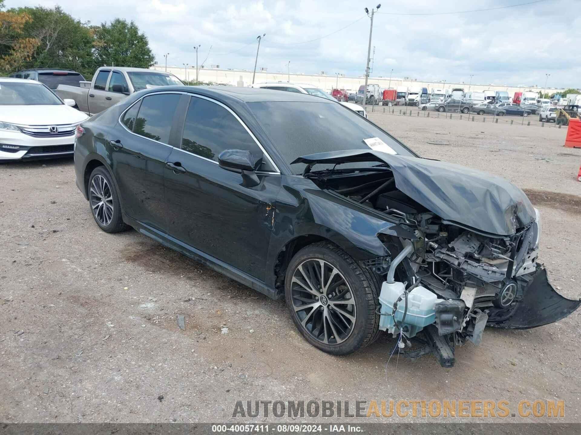 4T1B11HK8JU675098 TOYOTA CAMRY 2018