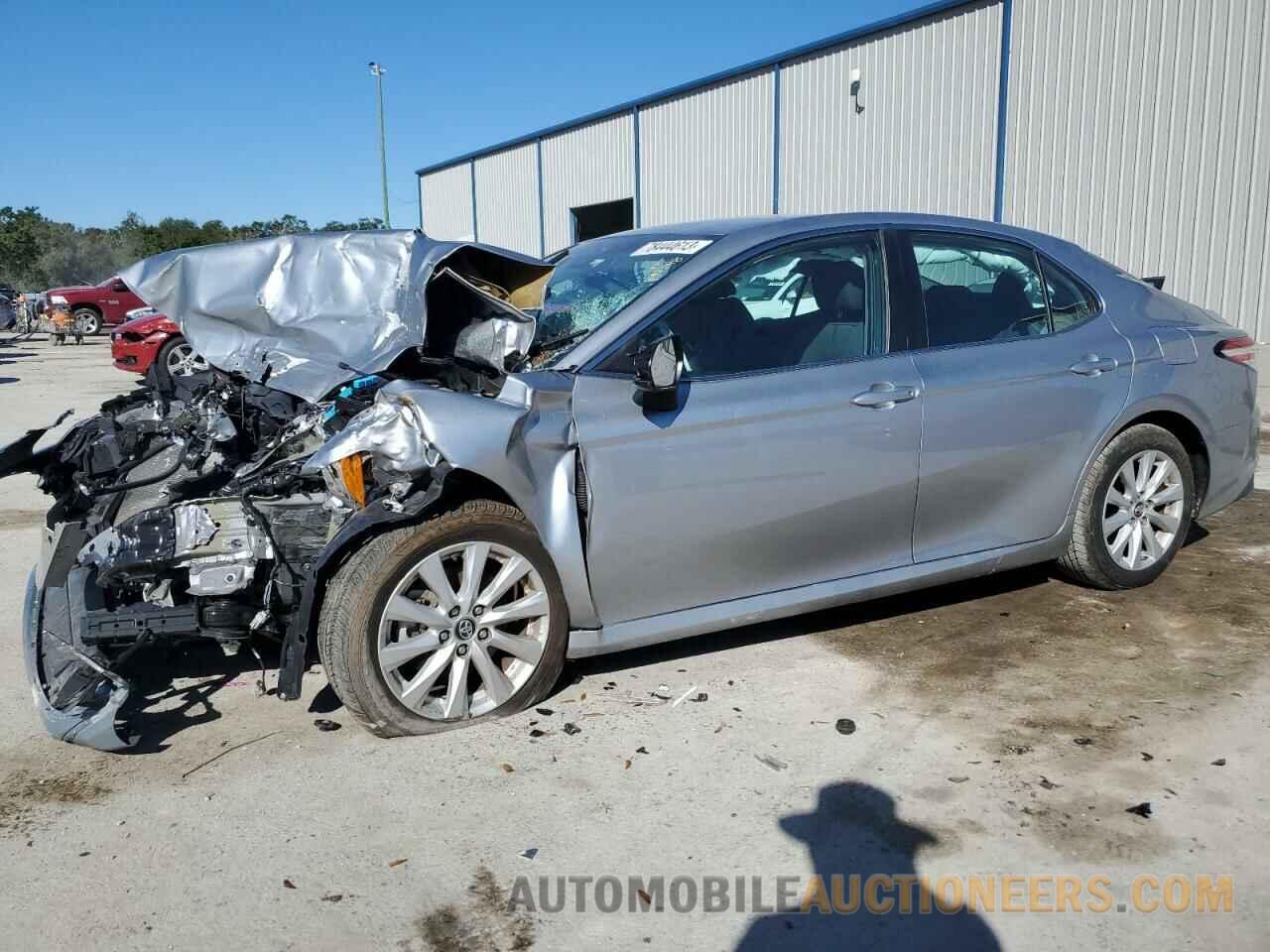 4T1B11HK8KU168235 TOYOTA CAMRY 2019