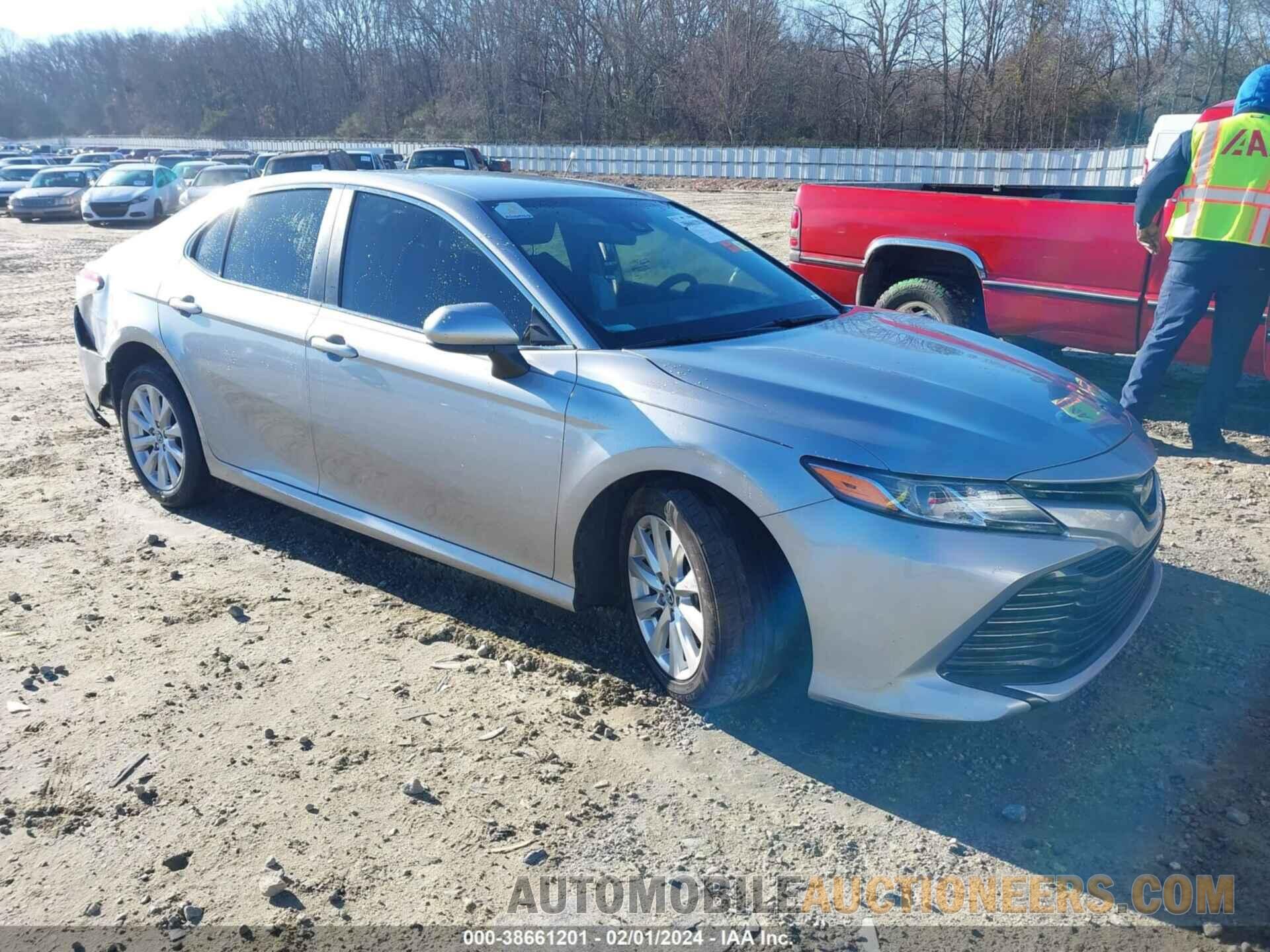 4T1B11HK8KU172043 TOYOTA CAMRY 2019