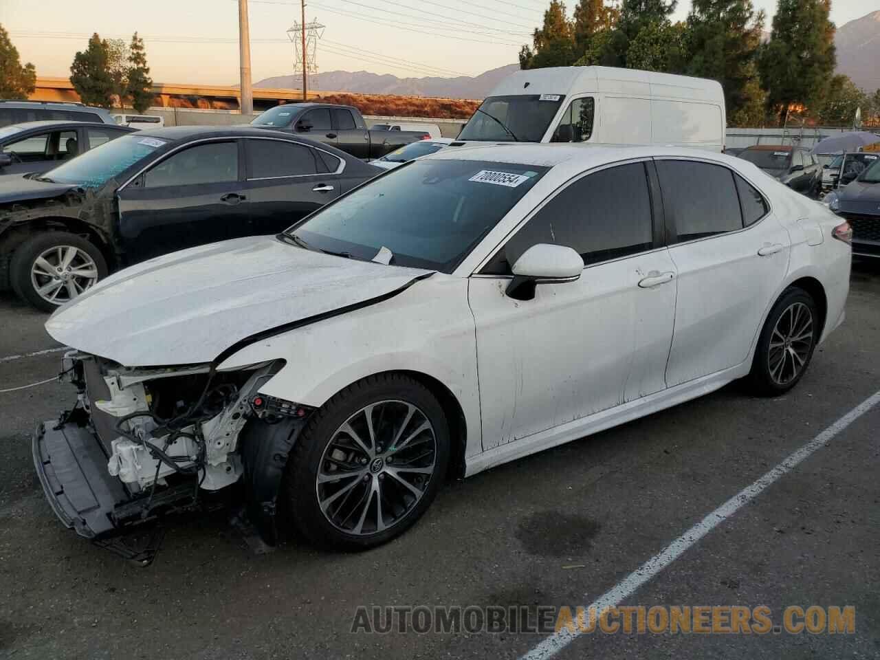 4T1B11HK8KU172799 TOYOTA CAMRY 2019