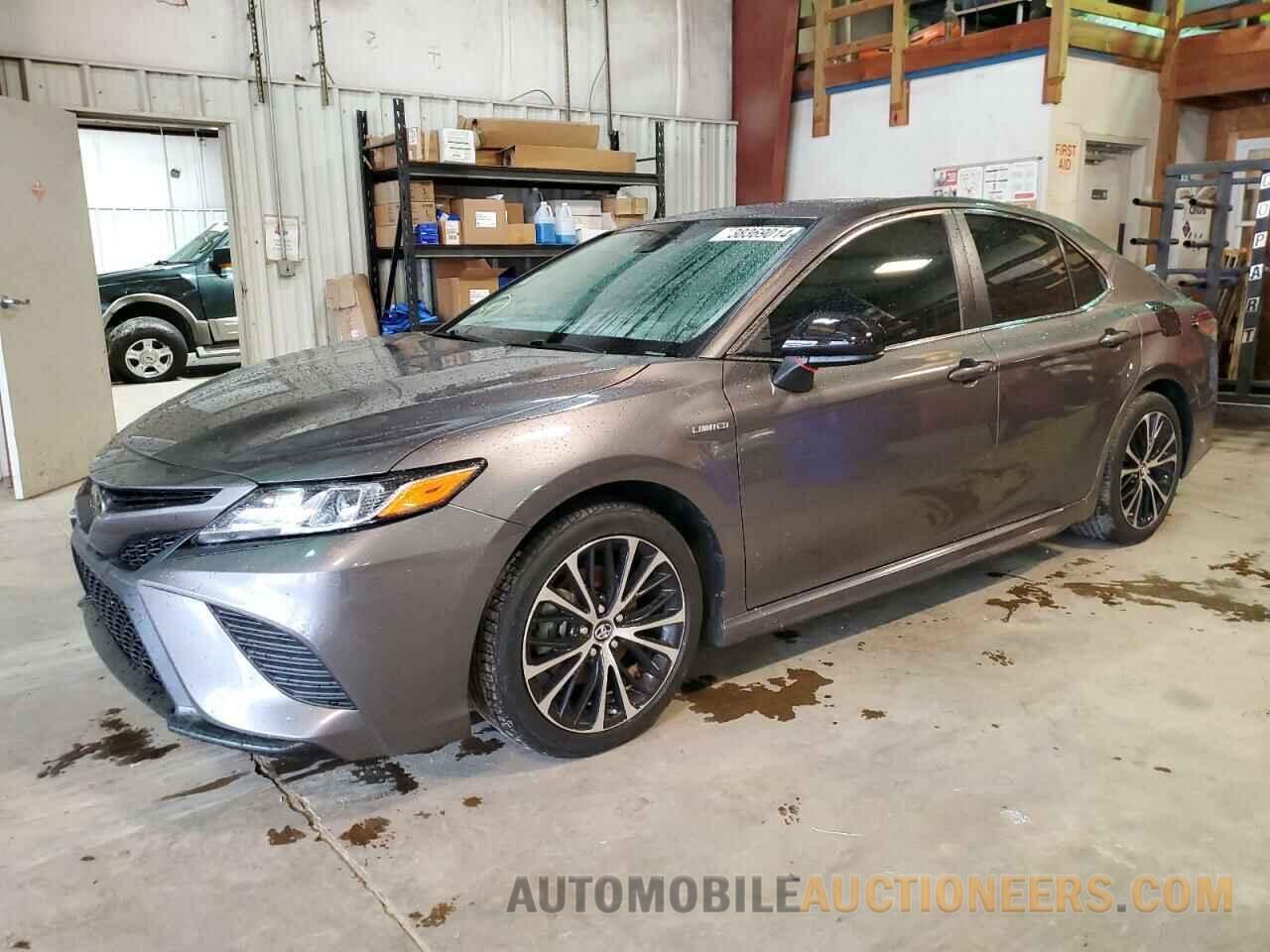 4T1B11HK8KU187402 TOYOTA CAMRY 2019