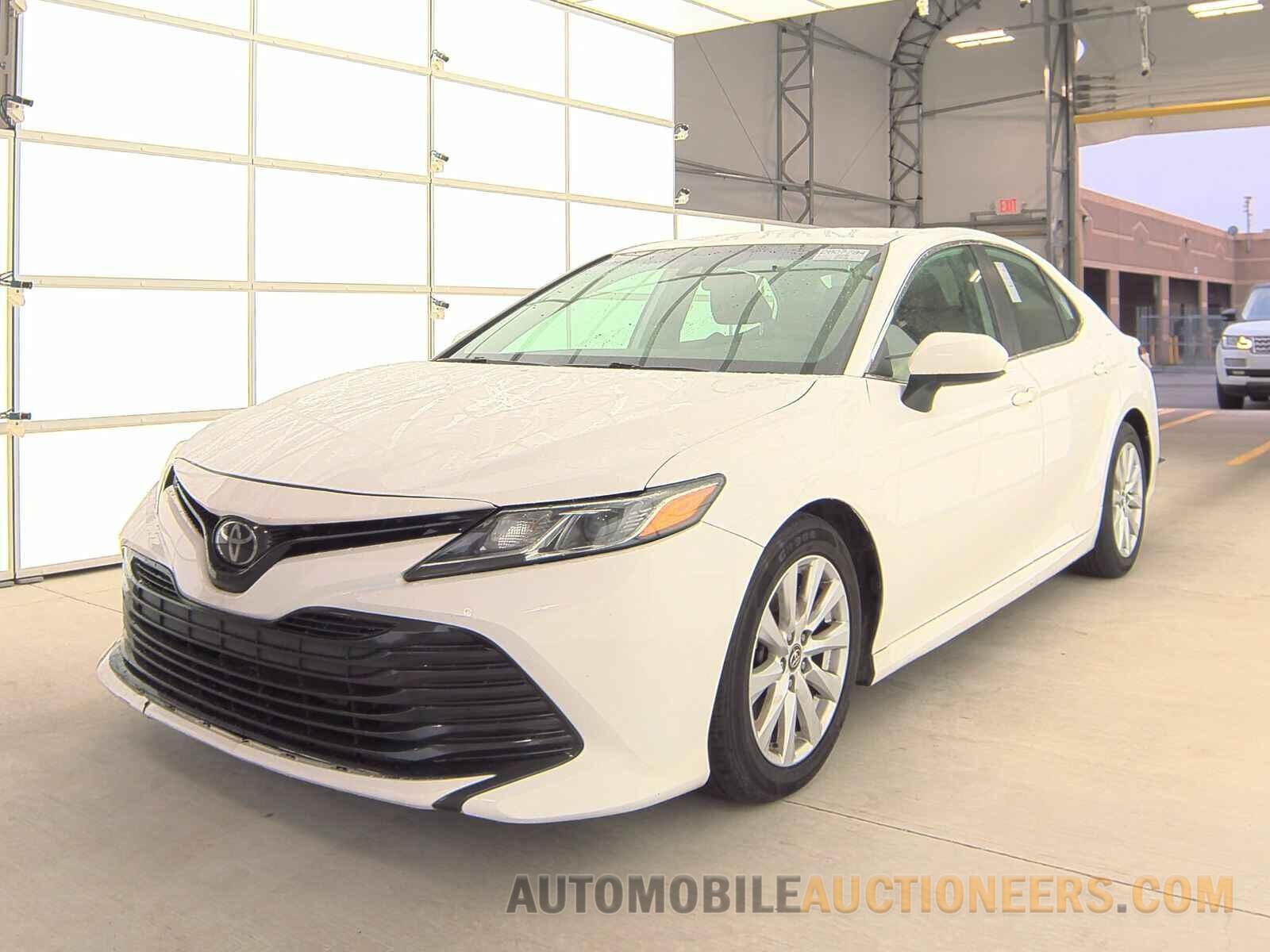 4T1B11HK8KU195712 Toyota Camry 2019