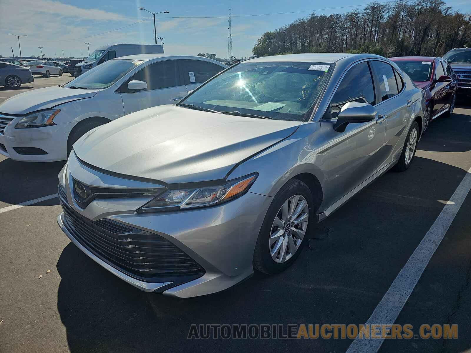 4T1B11HK8KU233651 Toyota Camry 2019