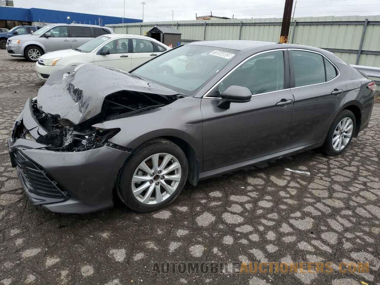 4T1B11HK8KU235903 TOYOTA CAMRY 2019