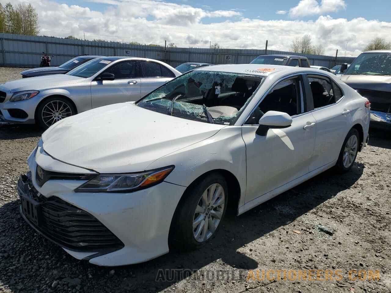 4T1B11HK8KU267377 TOYOTA CAMRY 2019