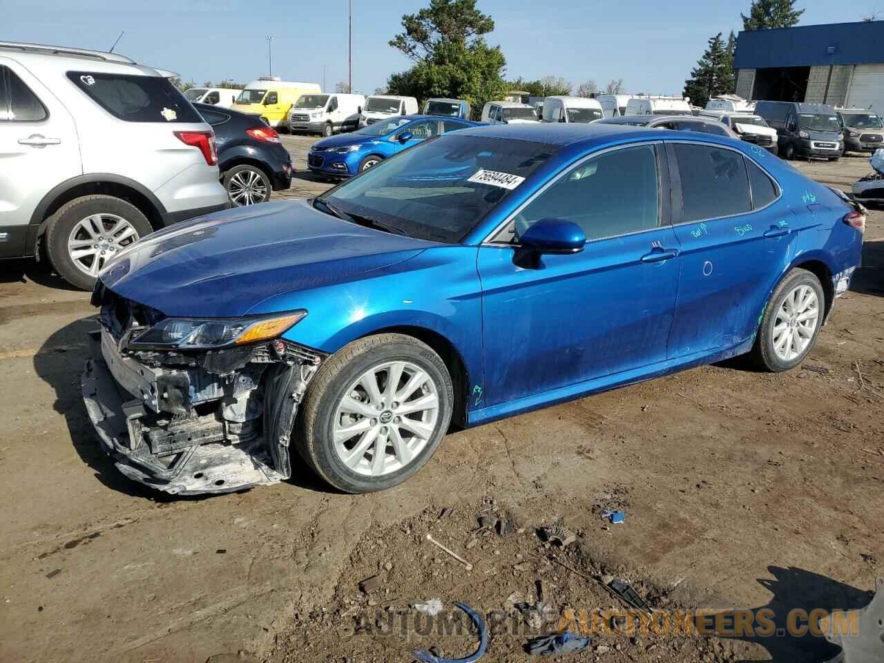 4T1B11HK8KU279562 TOYOTA CAMRY 2019