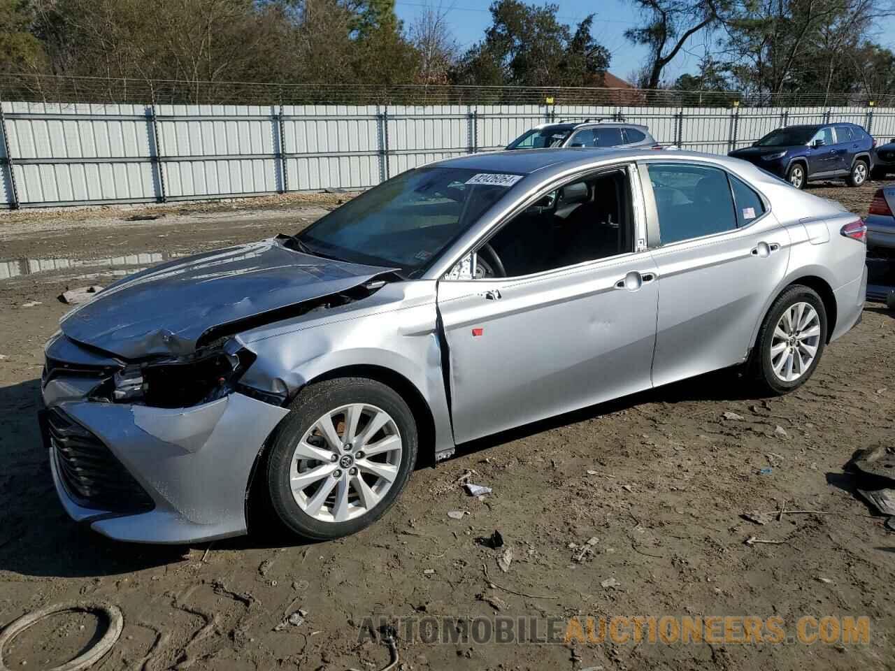 4T1B11HK8KU288312 TOYOTA CAMRY 2019