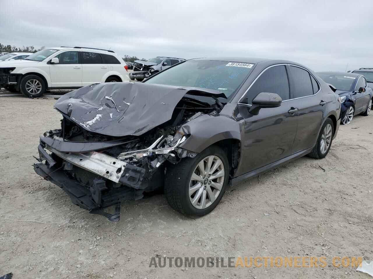 4T1B11HK8KU680142 TOYOTA CAMRY 2019