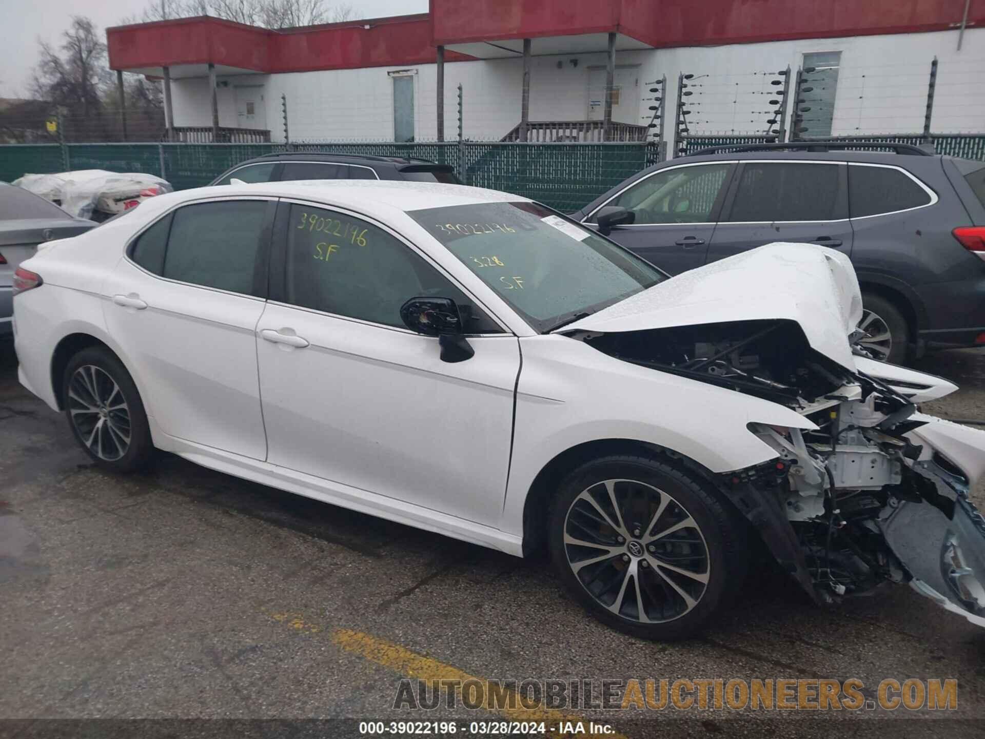 4T1B11HK8KU680979 TOYOTA CAMRY 2019