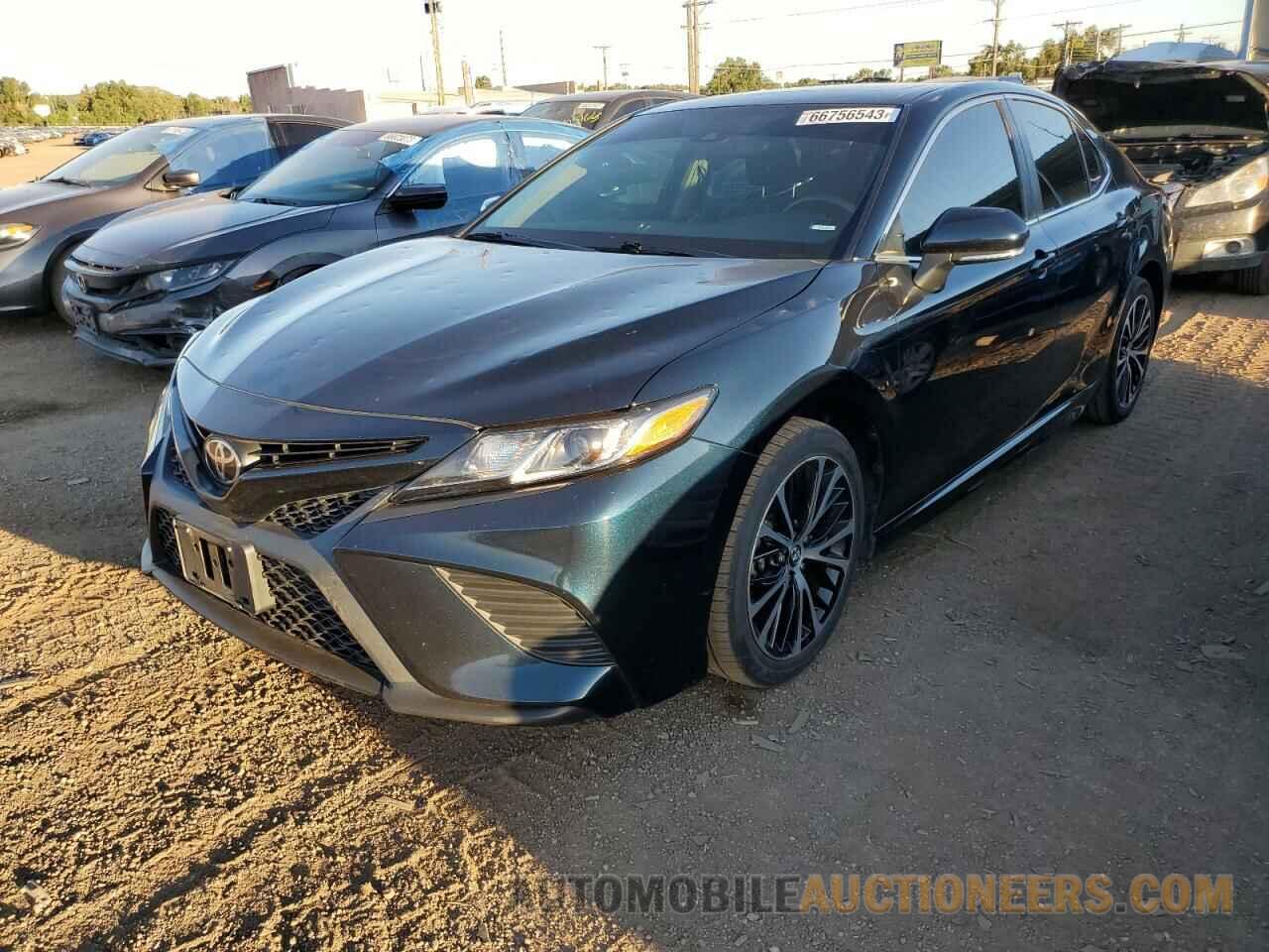 4T1B11HK8KU683638 TOYOTA CAMRY 2019