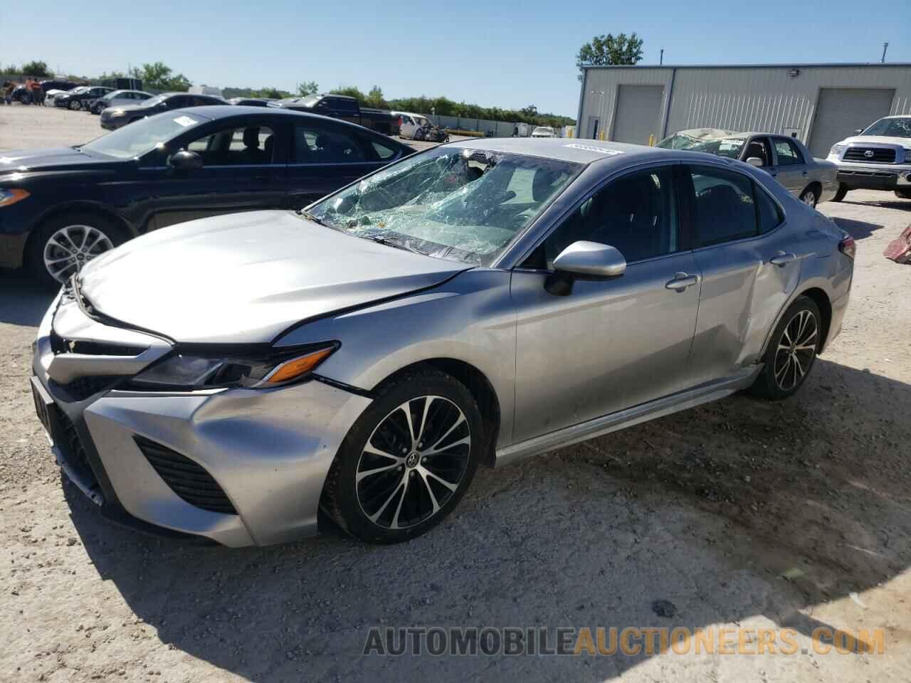 4T1B11HK8KU689486 TOYOTA CAMRY 2019