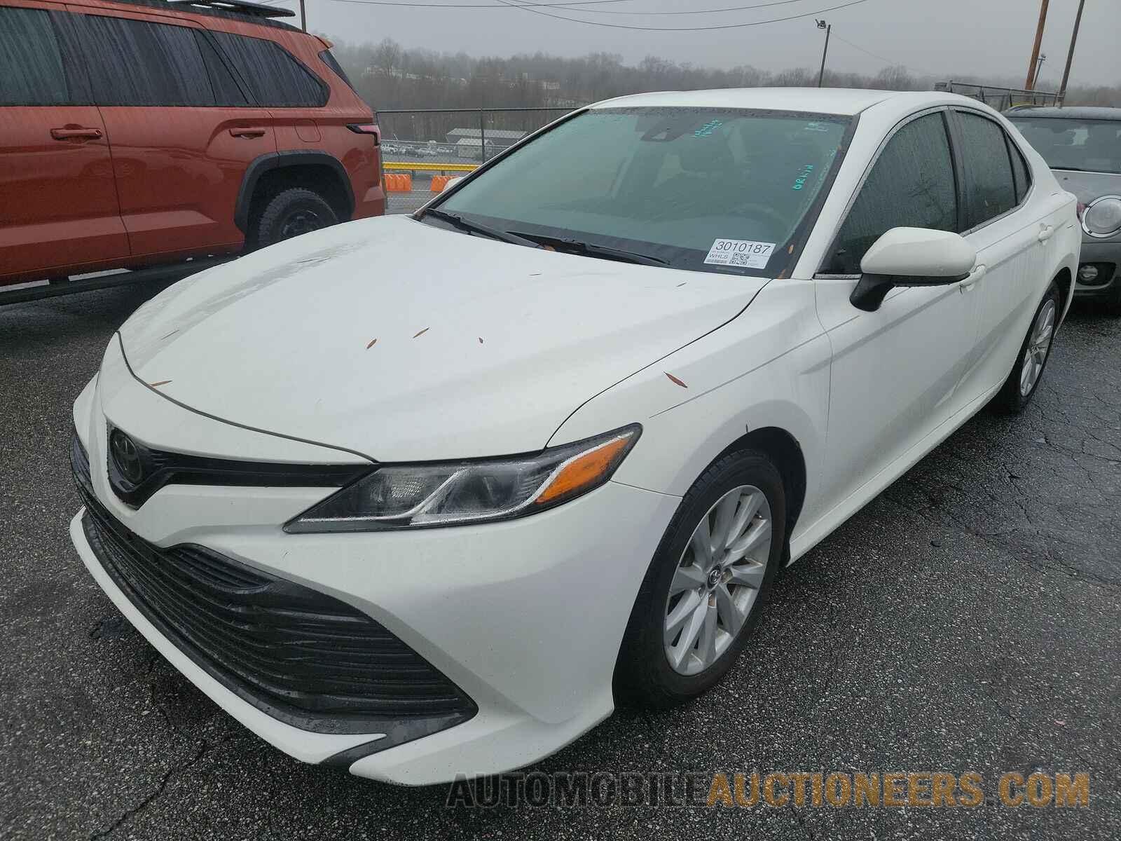 4T1B11HK8KU689780 Toyota Camry 2019