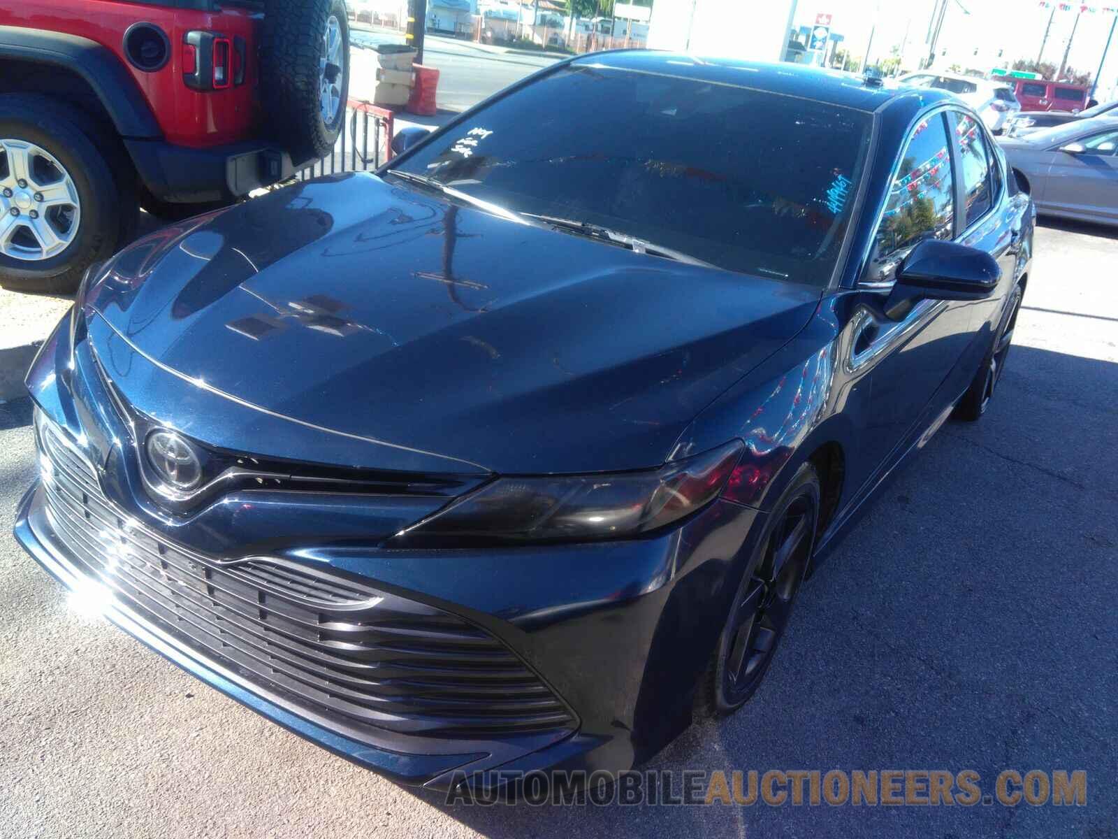 4T1B11HK8KU697250 Toyota Camry LE 2019