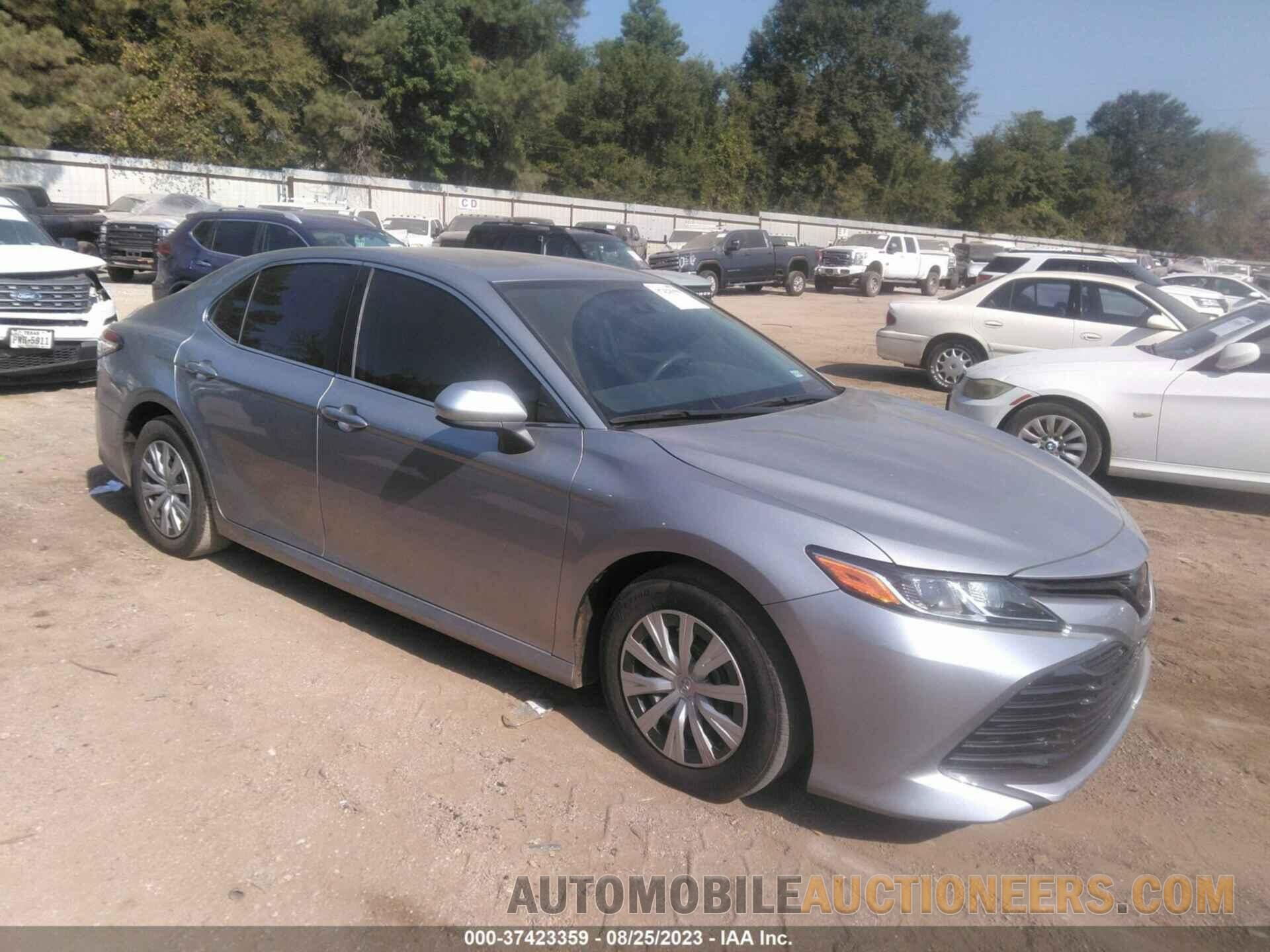 4T1B11HK8KU698916 TOYOTA CAMRY 2019