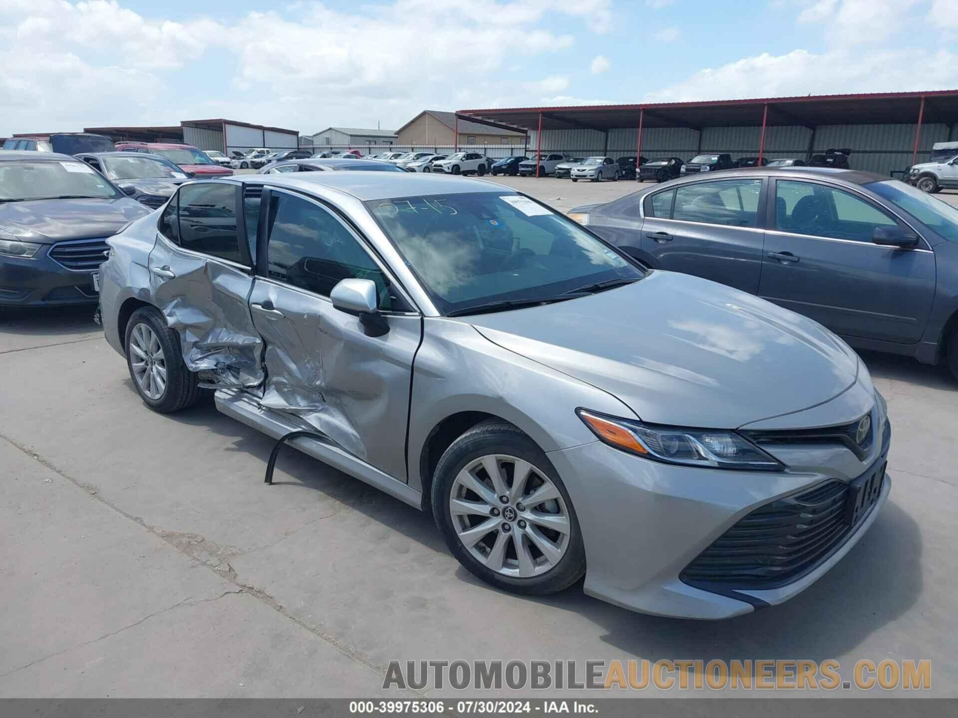 4T1B11HK8KU701152 TOYOTA CAMRY 2019