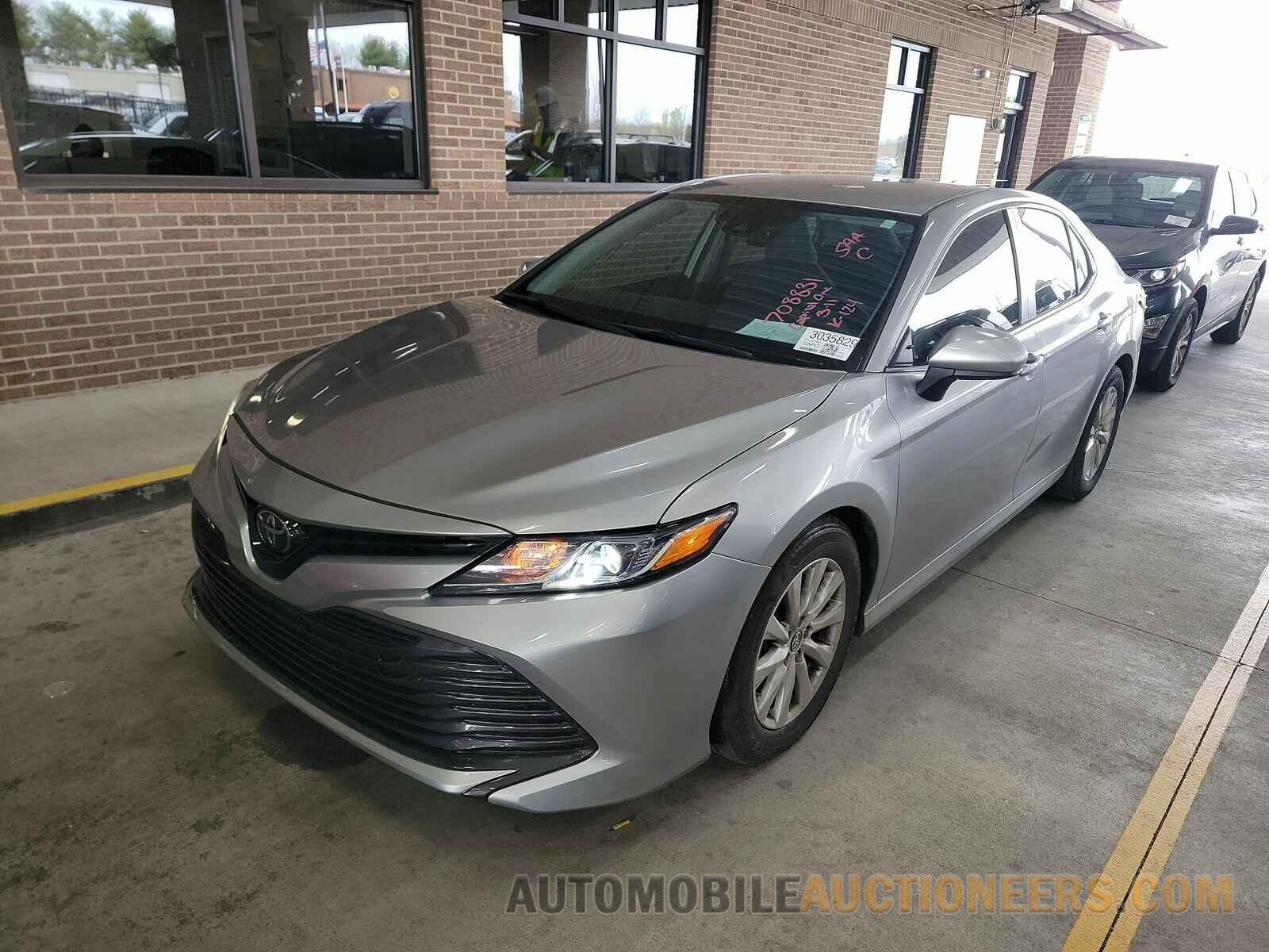 4T1B11HK8KU708831 Toyota Camry 2019