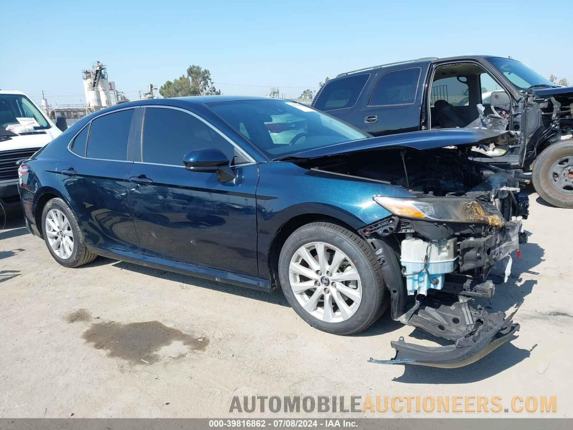 4T1B11HK8KU716220 TOYOTA CAMRY 2019