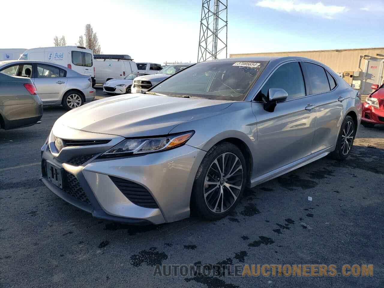 4T1B11HK8KU725063 TOYOTA CAMRY 2019