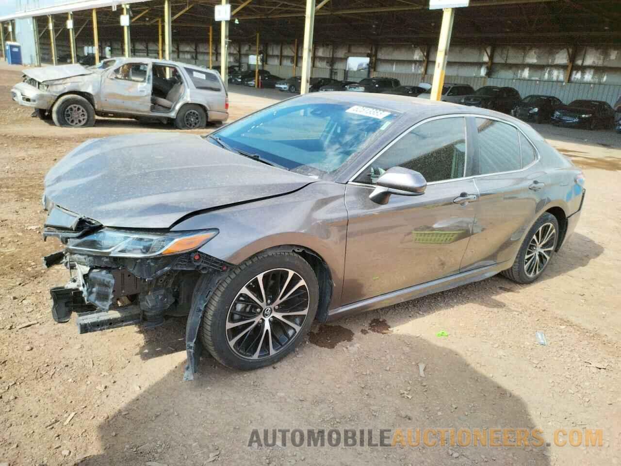 4T1B11HK8KU758693 TOYOTA CAMRY 2019