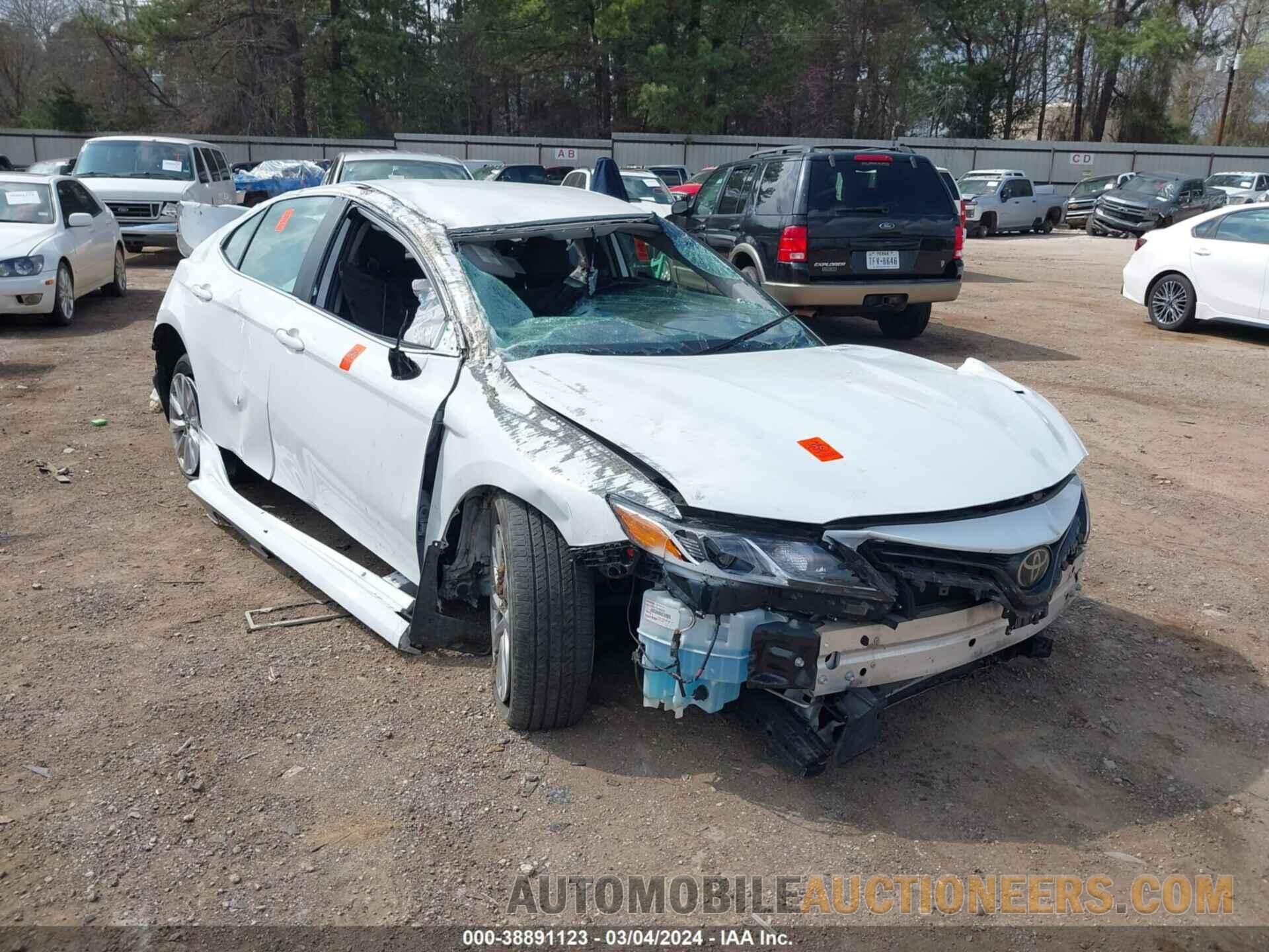 4T1B11HK8KU776806 TOYOTA CAMRY 2019