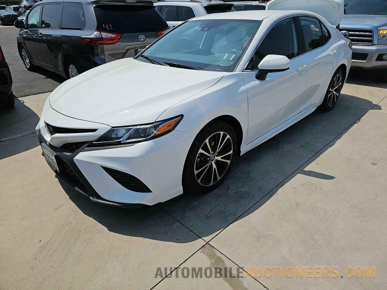 4T1B11HK8KU779737 Toyota Camry 2019