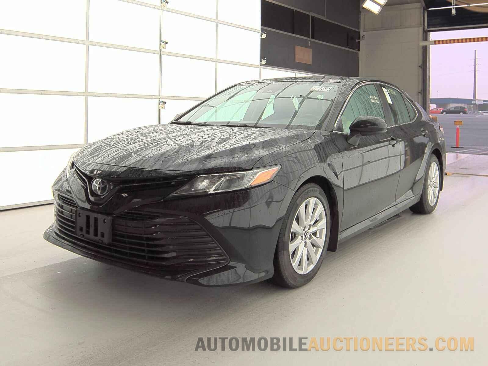 4T1B11HK8KU783173 Toyota Camry 2019